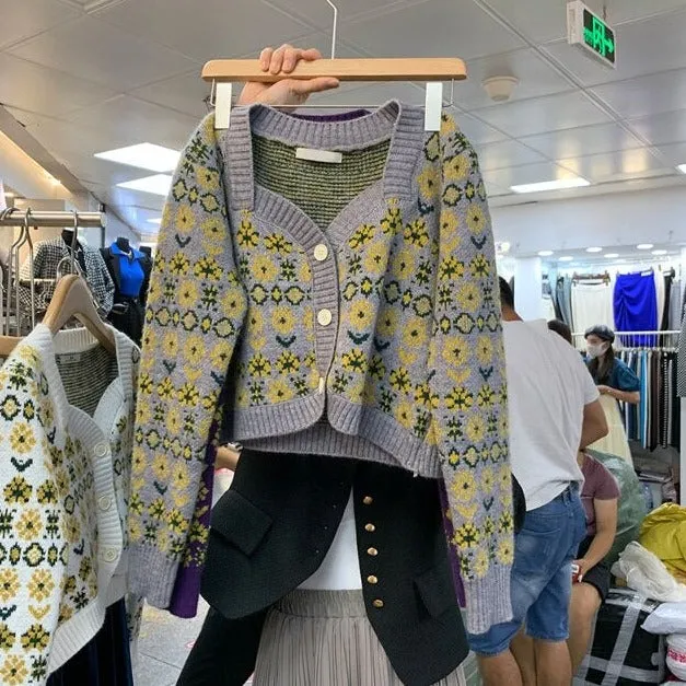 Button-Down Cardigan With Floral Pattern
