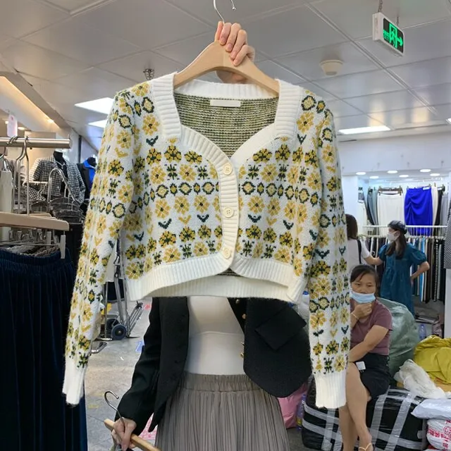 Button-Down Cardigan With Floral Pattern